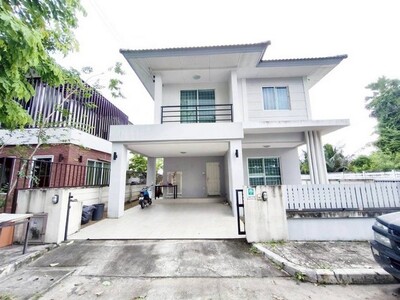 ให้เช่าบ้านเดี่ยว2ชั้น มบ.เดอะทรี 3นอน ใกล้ปิ่นทอง ศรีราชา ชลบุรี