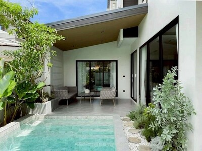 พูลวิลล่า รีโนเวทใหม่ โมเดิร์นลักชูรี่ เฟอร์ครบ พร้อมอยู่ ในโครงก