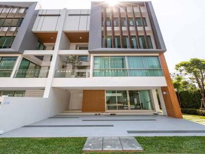 ขายโฮมออฟฟิศส 3 ชั้นครึ่ง โครงการควอลิเทีย สุขุมวิท 62 ใกล้ BTS บ