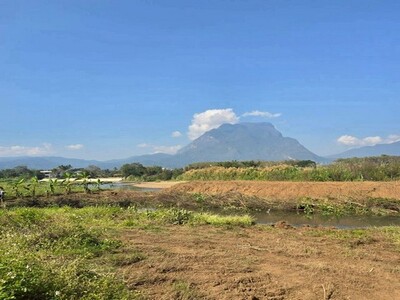 ขายยกแปลง 2.8 ล้าน/ไร่ เนื้อที่ 4 ไร่ 2 งาน ทำเลดี เชียงดาว