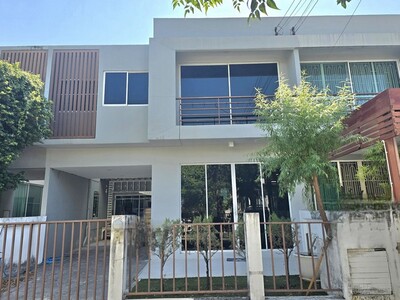 ให้เช่าทาวน์โฮม2ชั้น พื้นที่23ตรว.รามอินทรา  แฟชั่นไอส์แลนด์ 