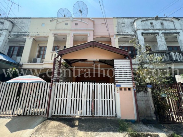 ทาวน์เฮ้าส์ บ้านพิชาดา บ้านกล้วย - ไทรน้อย ใกล้ รถไฟฟ้า สถานีคลองบางไผ่