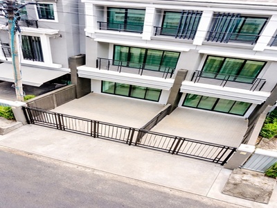 ตลาดพระประแดงอาเขต ถ.สุขสวัสดิ์31-37 ทาวน์โฮม 3ชั้น 3นอน 3น้ำ