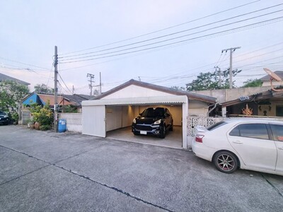 เมกาบางน 1กม. 3นอน บางนา-ตราด51-55  ใหม่ ใกล้โลตัส บางนา 900 ม.