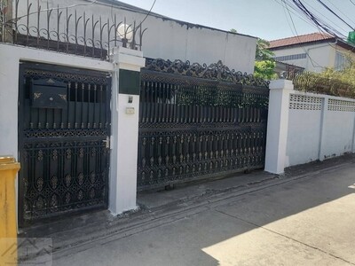 ขายบ้านพร้อมที่ดิน 99 ตรว. ซอยพหลโยธิน 24 ใกล้ BTS พหลโยธิน24 