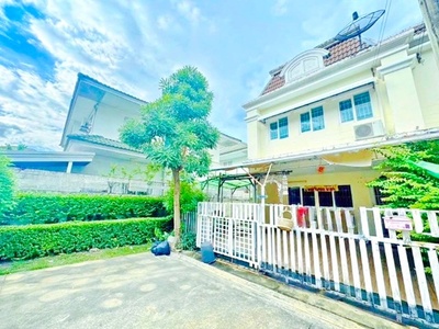ทาวน์โฮม 2 ชั้น หลังมุมนวลจันทร์54-58 นวมินทร์ 161-165 เลียบด่วน 