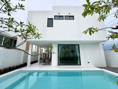 #ขายพร้อมผู้เช่า 9.8 ล้าน บ้านเลขที่สวย #หางดง ทำเลดี #สไตล์โมเดิ