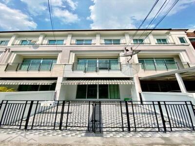 ขาย ให้เช่าทาวน์โฮม3ชั้น ถนนกรุงเทพกรีฑา แขวงสะพานสูง