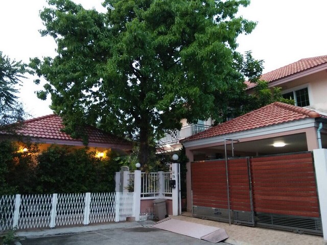 M6521ให้เช่าบ้านเดี่ยว 2 ชั้นหลังมุม  หมู่บ้านอุ่นรัก ซอยลาดพร้าว64 ทะลุออกสุทธิสารได้ 