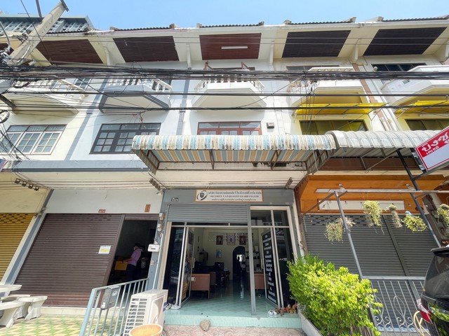 ขายตึกแถวบางใหญ่ หลังเซ็นทรัลเวสต์เกท 18.5 ตร.ว. ใกล้สถานีรถไฟฟ้าคลองบางไผ่ สายสีม่วง