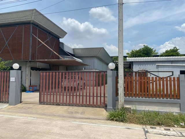 ขายโรงงานขนาด 612 ตรม. มีใบรง.4 ใกล้ทางด่วนตัดใหม่ กรุงเทพ-กาญจนบุรี  ต.คลองโยง อ.พุทธมณฑล จ.นครปฐม