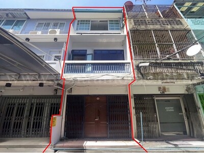 ตึกแถว 3 ชั้น ซอยเจริญกรุง 61 สาทร ใกล้ BTS สะพานตากสิน