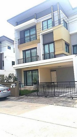 รหัสC5043 ให้เช่าบ้านเดี่ยว 3ชั้น หมู่บ้านโกลเด้นเพรสทีจ วัชรพล สุขาภิบาล5