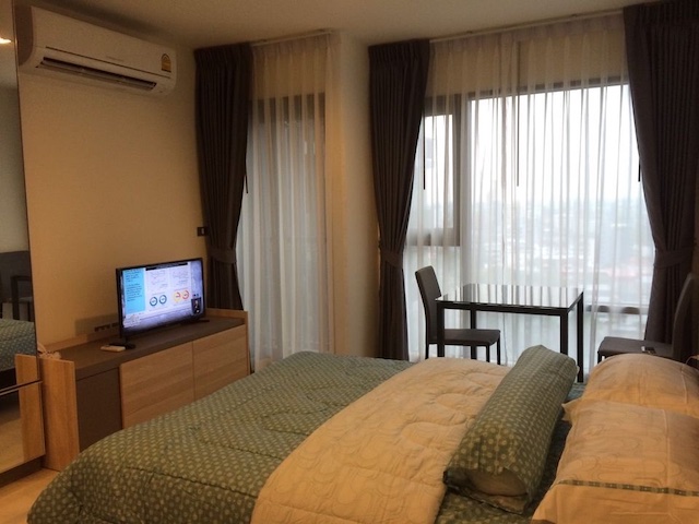 Rhythm Sukhumvit 36 private fully furnished 14th floor BTS Thonglor