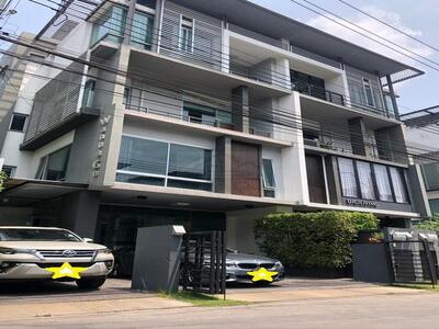 ขายโฮมออฟฟิศ 4 ชั้น+ดาดฟ้า 400 ตรม.โครงการ บี สแควร์ พระราม9-เหม่