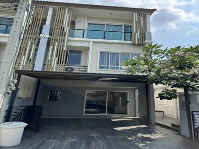 ขายทาวน์โฮม 3 ชั้น เดอะแพลนท์ ซิตี้ แจ้งวัฒนะ หลังริม built-inทั้