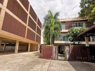 ที่ดินพร้อมบ้านและออฟฟิศ สุขุมวิท101 ปุณณวิถี34  เนื้อที่ 1-1-62 