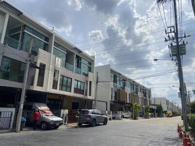 ให้เช่าทาวน์โฮม 3 ชั้น โคราซอน ประชาชื่น บางตลาด ปากเกร็ด นนทบุรี