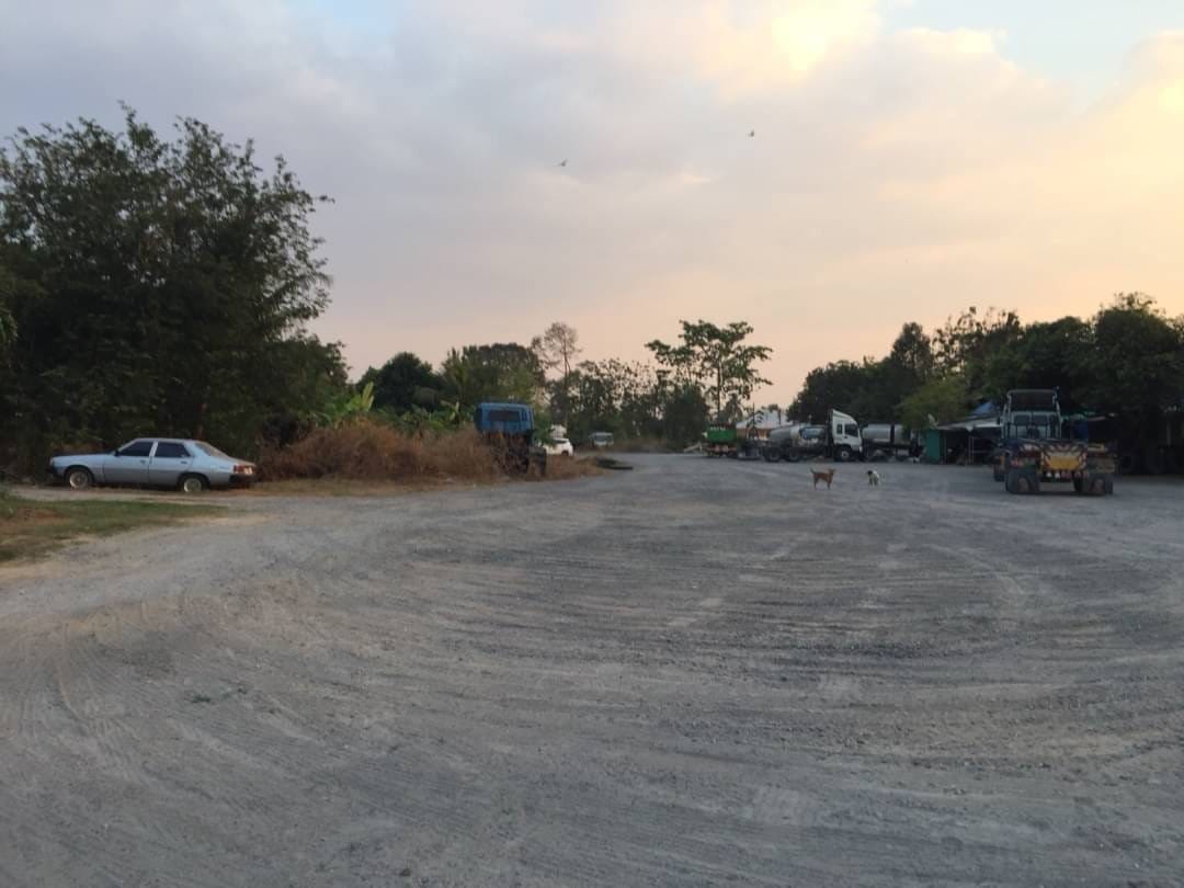 ขายที่ดินแหลมฉบังแหล่งทำเลเจริญ ????(ผังสีส้ม) มีบ้านชั้นเดียว 2 หลังมีบ้านเช่าอีก 5 ห้อง