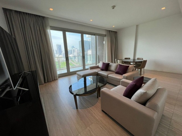 A luxurious unit available!!!! 3 bedrooms at 185 Rajadamri
