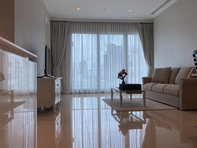 A luxurious unit available for rent and sale!!! 2beds at 185 Rajdamri