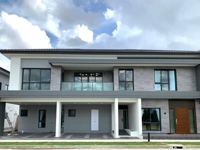 WW724S  ขาย บ้านเดี่ยว 2 ชั้น หมู่บ้านเดอะซิตี้ บางนา (โครงการใหม่) ถนนกาญจนาภิเษก ใกล้เมกาบางนา