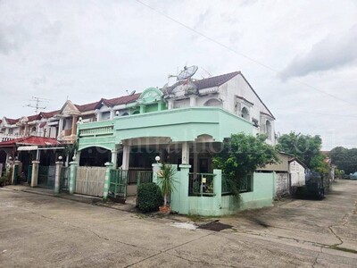 ลดราคาด่วน ทาวน์เฮ้าส์ นันทนาการ์เด้น 2 ท่าอิฐ - รัตนาธิเบศร์ 