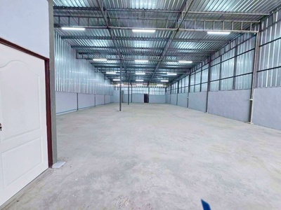 โรงงาน พร้อมออฟฟิส เลียบคลองบางน้ำจืด 1.3 กม. 400 ตร.ม ให้เช่าโกด