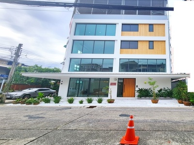 เซ็นทรัล พระราม9 ออฟฟิศ 5 จอดรถได้ 5 คัน รัชดา MRT ห้วยขวาง 699ม.