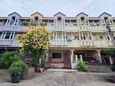 ลดราคา ทาวน์โฮม 3 ชั้น สำเร็จพัฒนา - ซอยวัดศรีประวัติ บางกรวย 