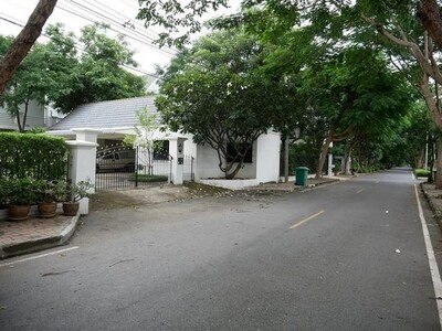 ให้เช่าบ้าน 3 ชั้น 200 ตรว. นวธานี ซอยเสรีไทย 59 เกษตร-นวมินทร์