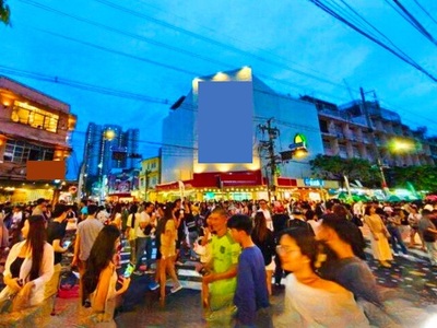 สามย่าน มิตรทาวน์ 1.4 กม.  BTSสยาม 1.8กม. บรรทัดทอง  3 ชั้น