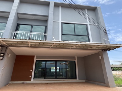 ขายตึกแถวใหม่ ใกล้สถานีรถไฟบ้านเกาะ ทำเลดีมาก  จังหวัดนครราชสีมา