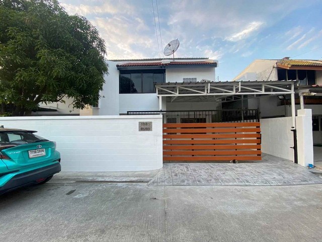 [H239]บ้านเดี่ยว ทาวน์อินทาวน์  ถนนศรีวรา ใกล้เลียบด่วน ตกแต่งใหม่หมด เหมาะทำโฮมออฟฟิศ สำนักงาน