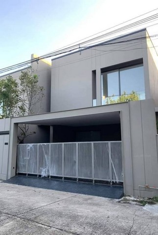 บ้านสร้างใหม่เพียง 5.9 ล้าน 40 ตรว. #ทรงสี่เหลี่ยม #สไตล์โมเดิร์น #บ้านในโครงการ