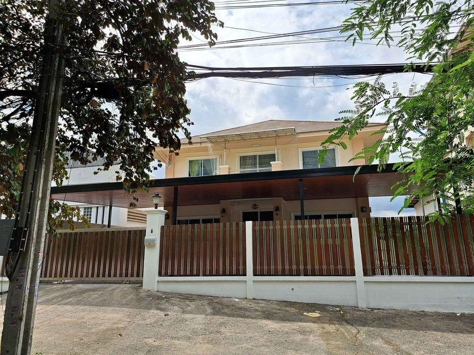 EPL-HR3002 ให้เช่าบ้านเดี่ยว 2ชั้น ถนนนวมินทร์ ซอย24 หมู่บ้านศรีนคร ซอยอุเทน25  เนื้อที่ 100 ตารางวา 3 ห้องน้ำ 5 ห้องนอน ที่จอดรถ4คัน