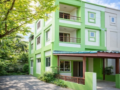 เดอะมอลล์ บางกะปิ ให้เช่าทาวน์โฮม 3ชั้น  4นอน MRTลาดพร้าว101 300ม