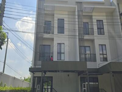 ขายโฮมออฟฟิศ 3 ชั้น 53.9 ตร.ว. Villa Albero กรุงเทพกรีฑา 15-1