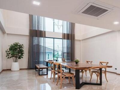 ขายทาวน์โฮม 3.5 ชั้น 235 ตร.ม. ย่านนาคนิวาส ลาดพร้าว 71 ห้องมุม