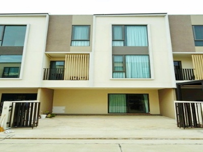 เฟอร์นิเจอร์ครบ 3นอน  MRT ศรีแบริ่ง เช่าทาวน์เฮ้าส์ 3 ชั้น 20 ตร.