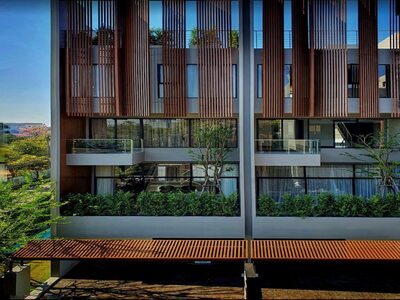 ทาวน์โฮม 4 ชั้น 30วา 300 ตร.ม. มี4 ห้องนอน 4 ห้องน้ำ ถนนสุขุมวิท1