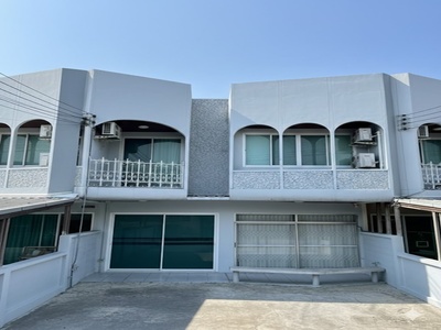 พัฒนาการ 21-25 BTSเอกมัย 2กม. ทองหล่อ ใหญ่มาก บ้าน 2ชั้น 4นอน 35ต