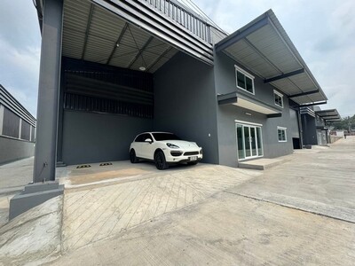 ให้เช่าโรงงานศรีราชาชลบุรี ให้เช่าอาคารสำนักงานโรงงาน 600 ตารางเม