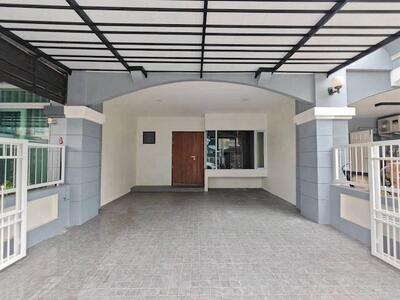 ให้เช่าทาวน์โฮม 3 ชั้น โครงการ Premium Place เกษตรนวมินทร์ มัยลาภ