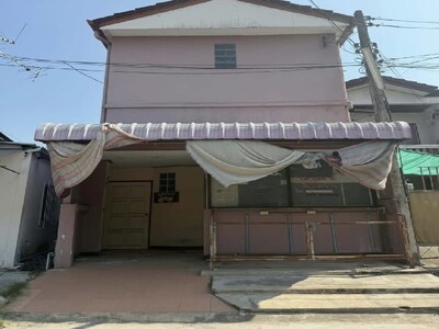 ขายตึกแถว 2 ชั้น ติดศาลาชุมชนคุ้มหนองคู เนื้อที่ 25.1 ตารางวา