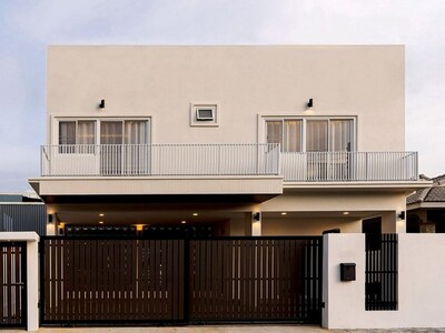 บ้าน 2 ชั้น สไตล์โมเดิร์น น้ำไม่ท่วม บรรยากาศร่มรื่น สารภี