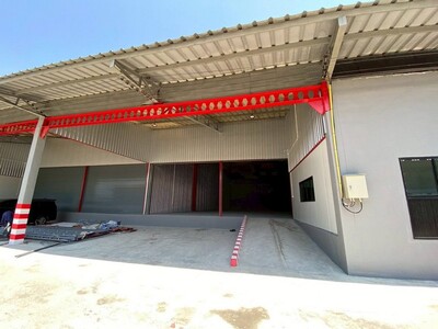  540 ตารางเมตร พร้อมออฟฟิศในตัว ถนน ศรีนครินทร์ – หนามแดง  