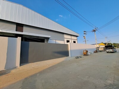 1,750 ตรม พร้อมสำนักงาน ขอใบ รง.4 ใด้ ตําบลสวนหลวง อําเภอกระทุ่มเ