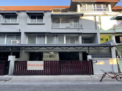 ให้เช่าทาวน์โฮมสินธานี ลาดพร้าว80-เหม่งจ๋าย 4ห้องนอน 5ห้องน้ำ