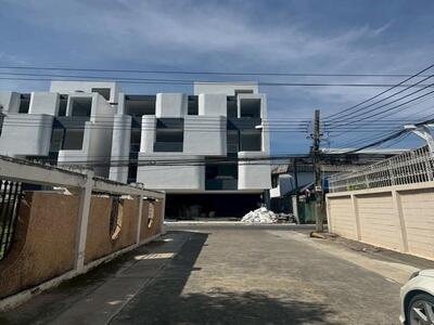 ให้เช่าที่ดิน93ตร.วย่านอารีย์สัมพันธ์3พญาไทยเหมาะกับทุกธุรกิจ